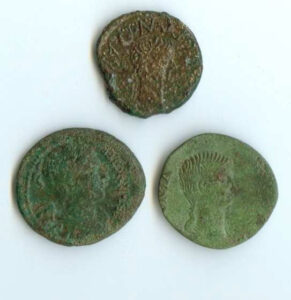 Monedes de J.Cèsar i Tiberi