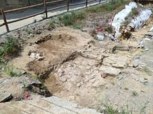 Excavacions al canal d'Angustrina