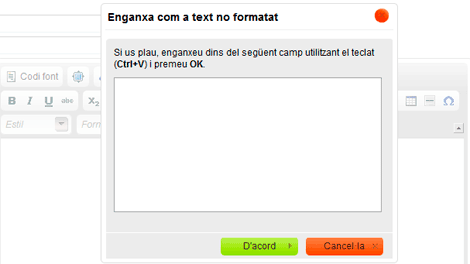 Captura de pantalla del diàleg "Enganxar com a text no formatat" del CKEditor
